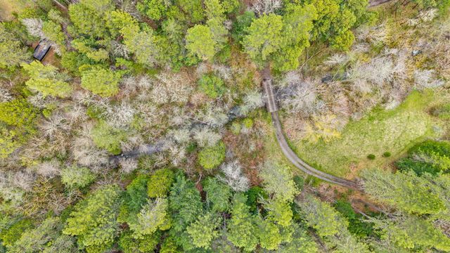 13645 E Evans Creek Road, Rogue River, OR 97537