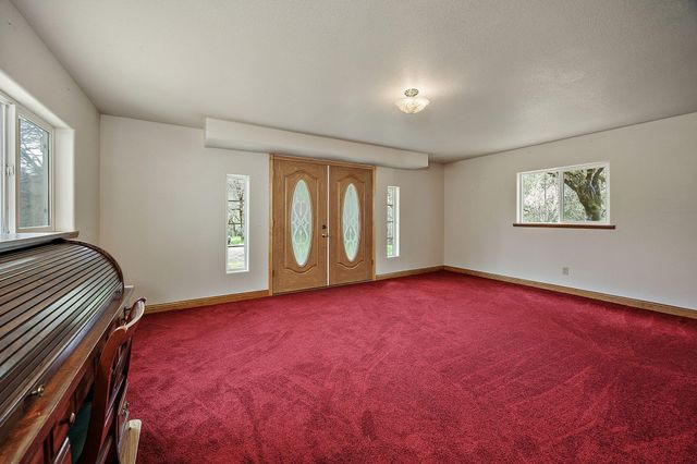 13645 E Evans Creek Road, Rogue River, OR 97537