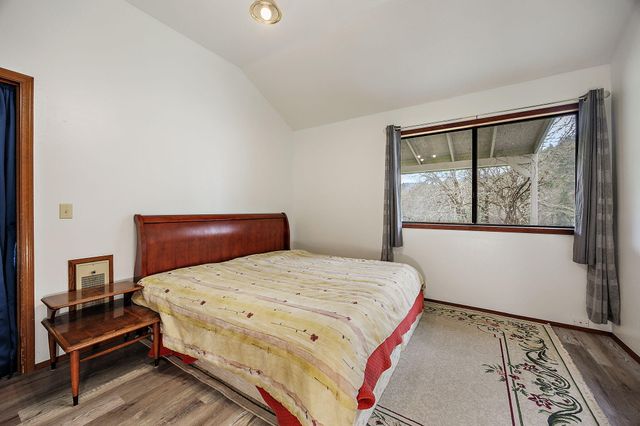 13645 E Evans Creek Road, Rogue River, OR 97537