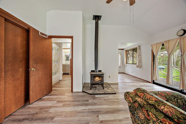 13645 E Evans Creek Road, Rogue River, OR 97537