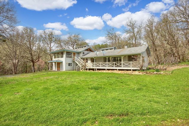 13645 E Evans Creek Road, Rogue River, OR 97537