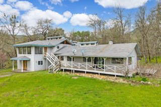 13645 E Evans Creek Road, Rogue River, OR 97537