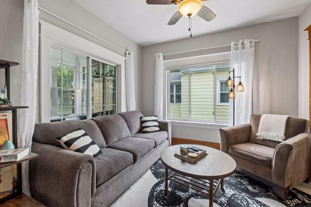 1262 Charles Avenue, Saint Paul, MN 55104