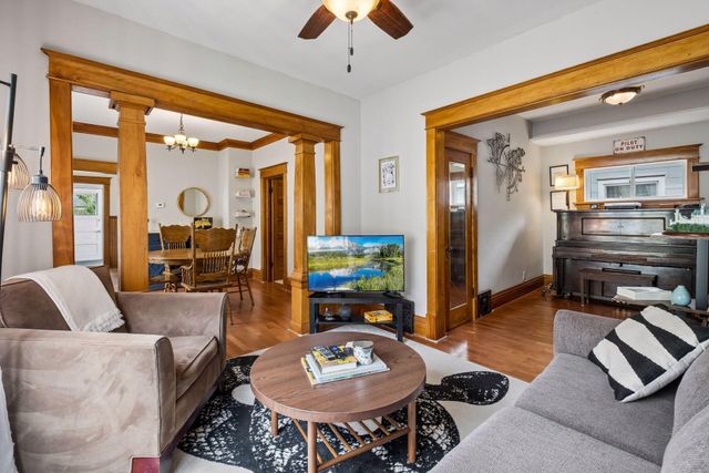 1262 Charles Avenue, Saint Paul, MN 55104