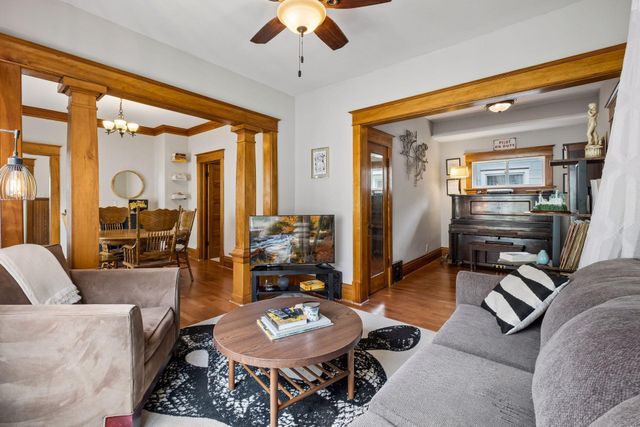 1262 Charles Avenue, Saint Paul, MN 55104