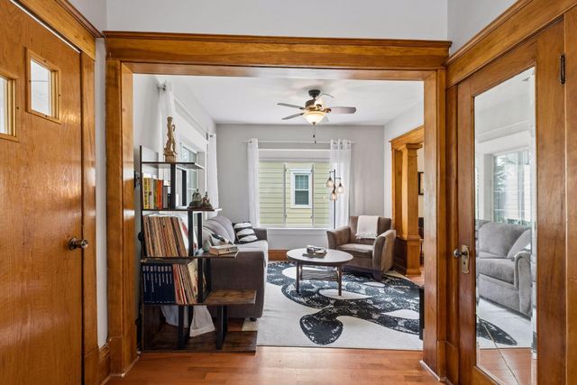 1262 Charles Avenue, Saint Paul, MN 55104