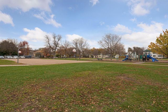 1262 Charles Avenue, Saint Paul, MN 55104