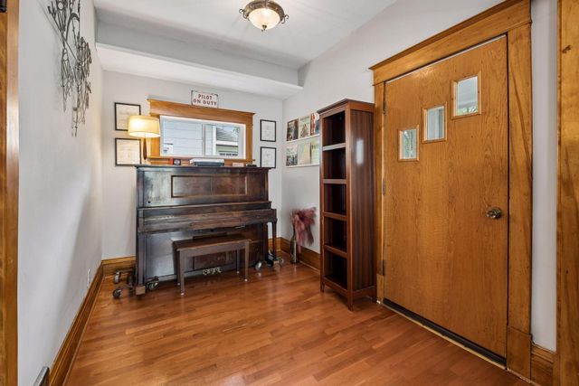 1262 Charles Avenue, Saint Paul, MN 55104