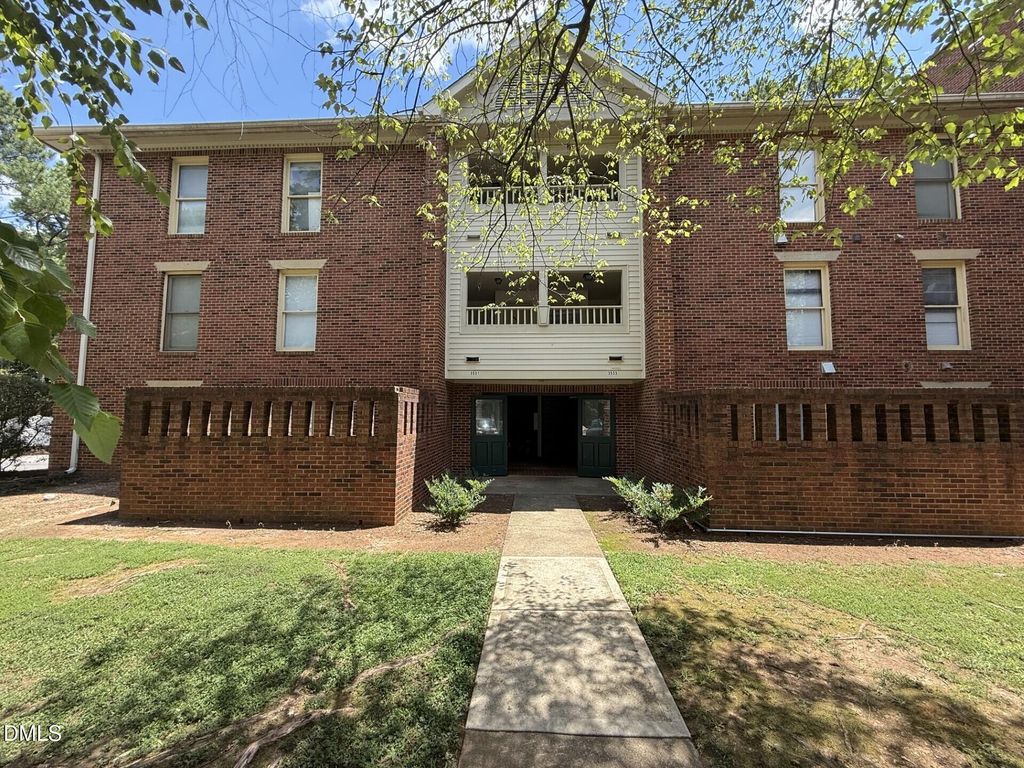 3531 Ivy Commons Drive 101, Raleigh, NC 27606