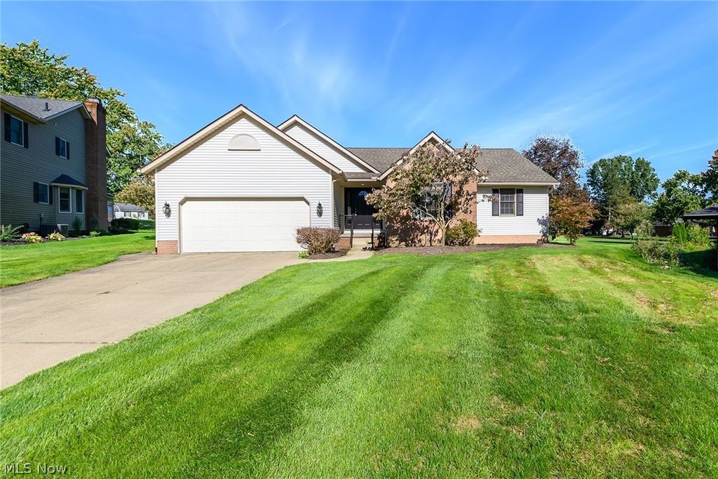 3740 Greenock Drive, Green, OH 44685