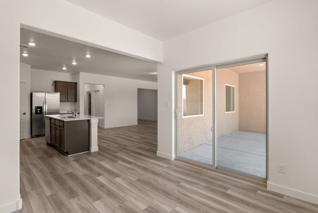 832 Calle De Las Rosas, Belen, NM 87002