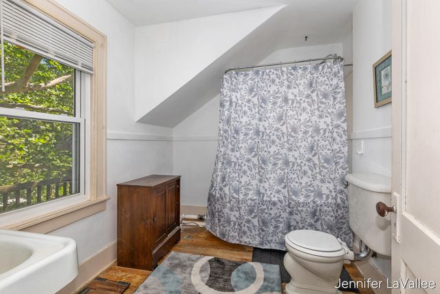 17 Burr Oak Street Ne, City Of Grand Rapids, MI 49505