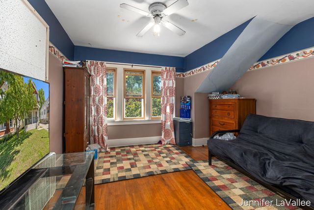 17 Burr Oak Street Ne, City Of Grand Rapids, MI 49505