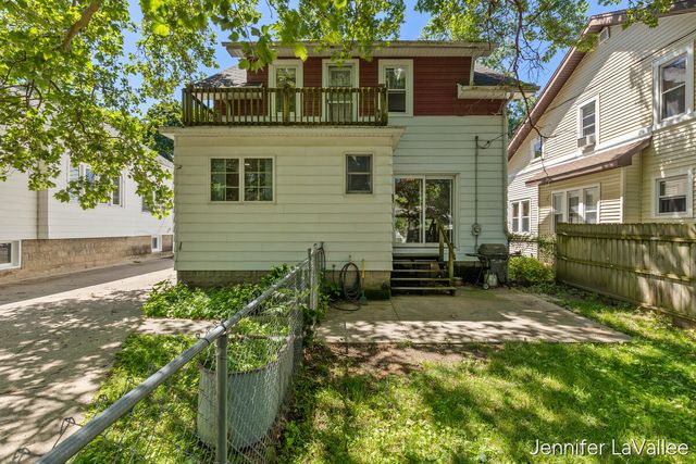17 Burr Oak Street Ne, City Of Grand Rapids, MI 49505