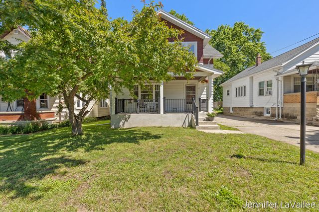 17 Burr Oak Street Ne, City Of Grand Rapids, MI 49505