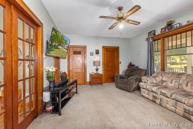 17 Burr Oak Street Ne, City Of Grand Rapids, MI 49505