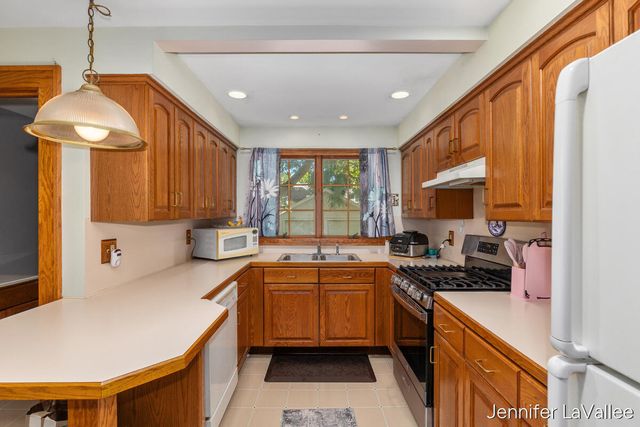 17 Burr Oak Street Ne, City Of Grand Rapids, MI 49505