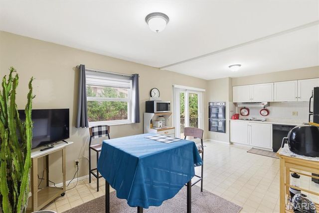 10387 Forest Brook Lane F, St Louis, MO 63146