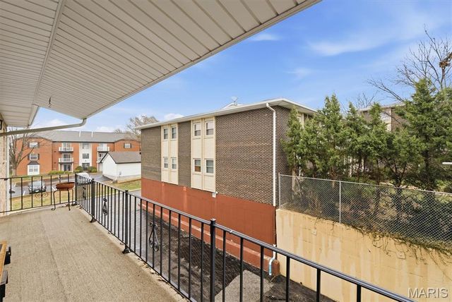 10387 Forest Brook Lane F, St Louis, MO 63146