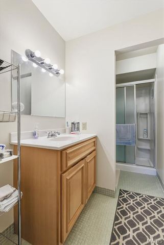 10387 Forest Brook Lane F, St Louis, MO 63146