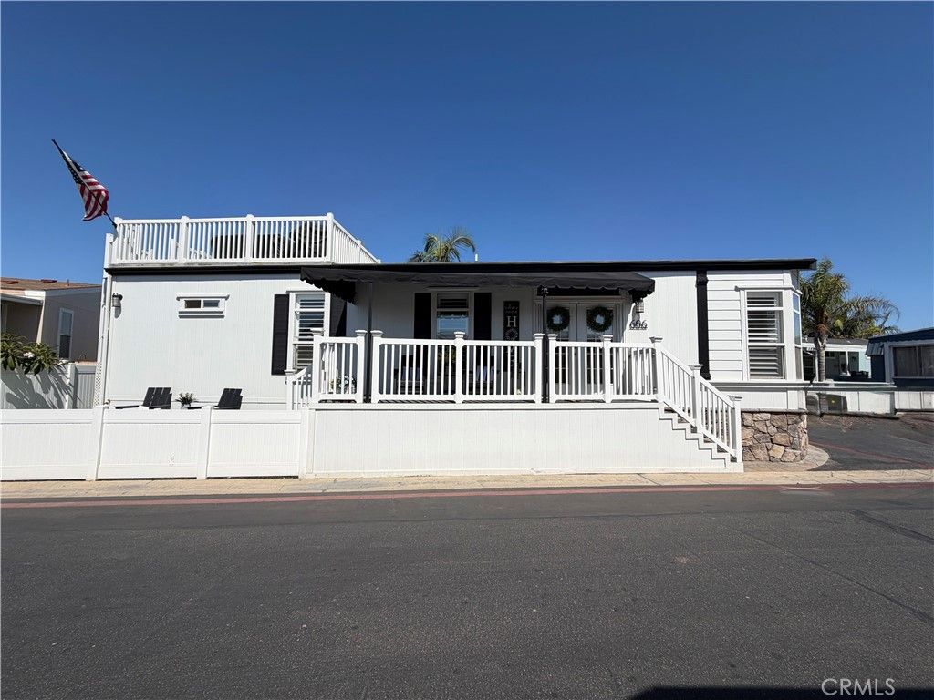 Image 1 of property listing at 80 Huntington 606, Huntington Beach, CA 92648