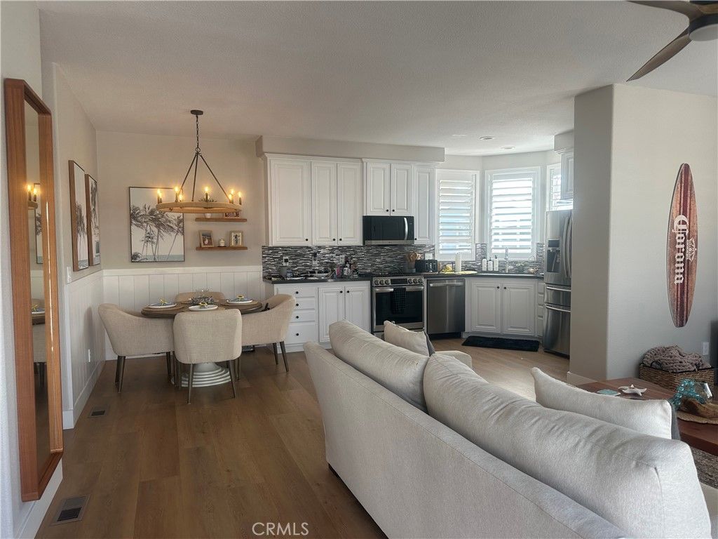 Image 10 of property listing at 80 Huntington 606, Huntington Beach, CA 92648