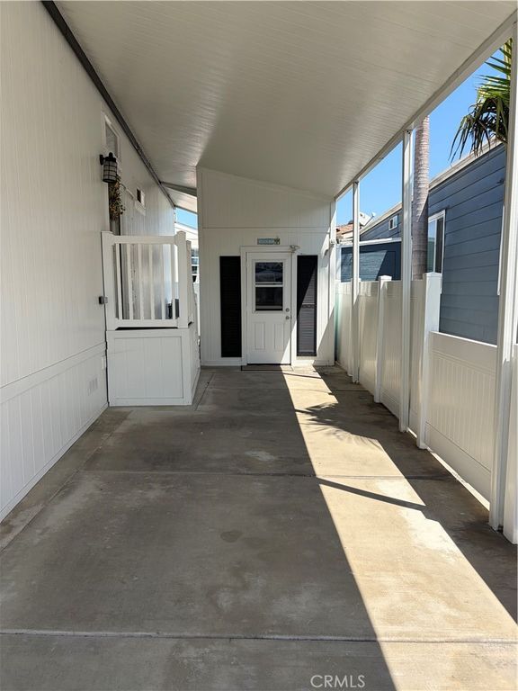 Image 21 of property listing at 80 Huntington 606, Huntington Beach, CA 92648