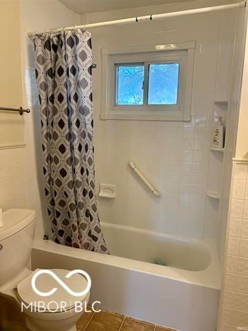 2704 W Brookfield Drive, Muncie, IN 47302