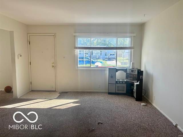 2704 W Brookfield Drive, Muncie, IN 47302