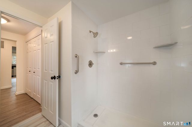 20 Harbour Village A, Branford, CT 06405