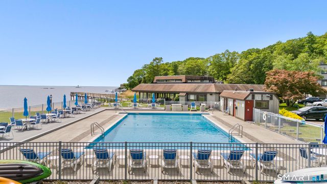 20 Harbour Village A, Branford, CT 06405