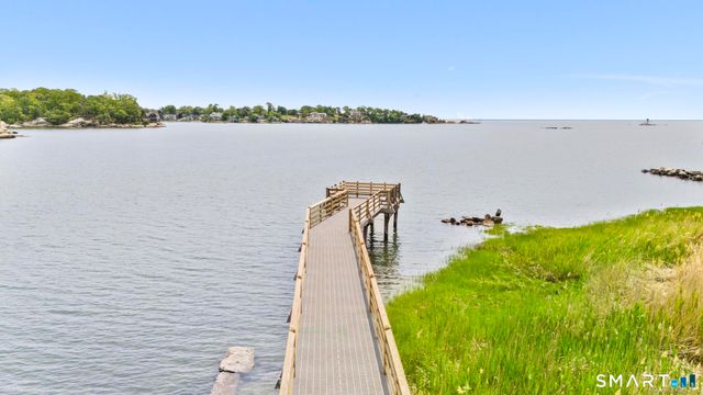 20 Harbour Village A, Branford, CT 06405