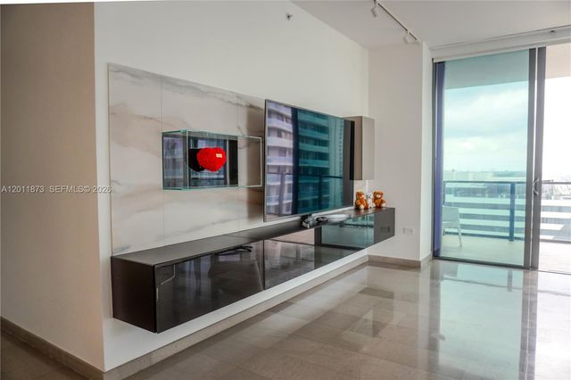 88 SW 7 2112, Miami, FL 33130