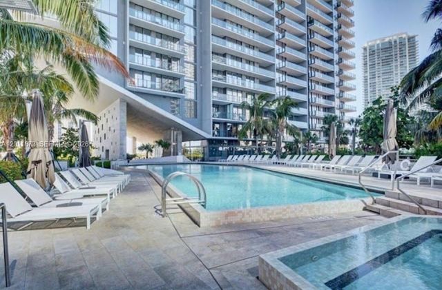 88 SW 7 2112, Miami, FL 33130