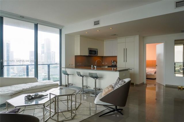 88 SW 7 2112, Miami, FL 33130