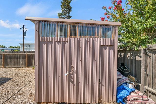 421 West St, Woodland, CA 95695