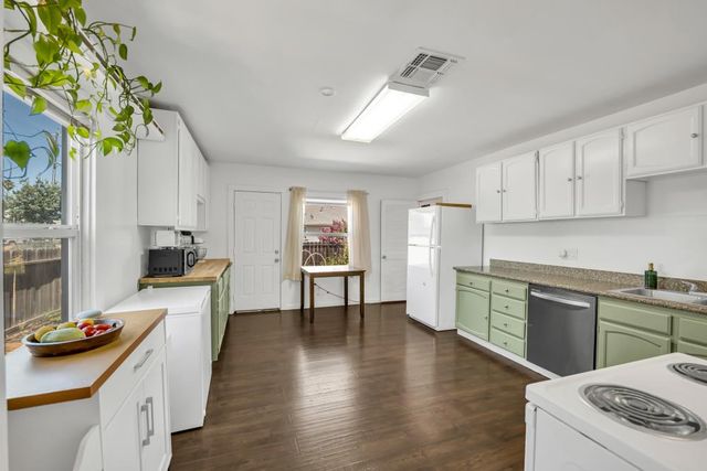 421 West St, Woodland, CA 95695