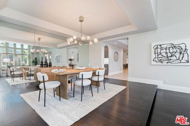 4131 Troost Avenue, Studio City, CA 91604