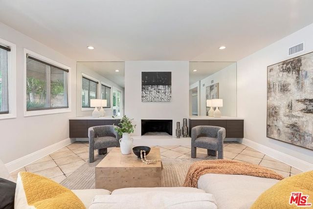 4131 Troost Avenue, Studio City, CA 91604