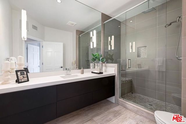 4131 Troost Avenue, Studio City, CA 91604