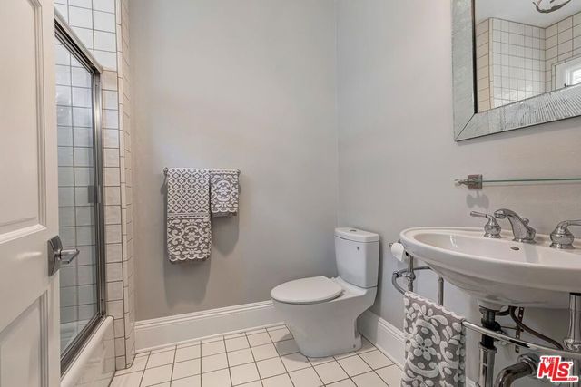 4131 Troost Avenue, Studio City, CA 91604
