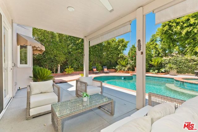 4131 Troost Avenue, Studio City, CA 91604