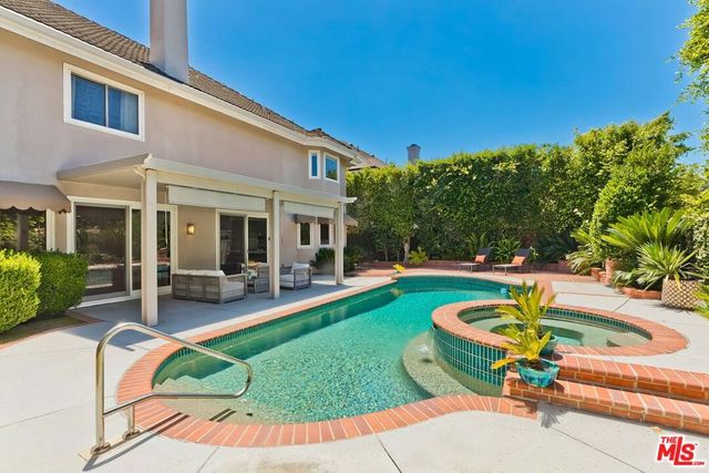 4131 Troost Avenue, Studio City, CA 91604