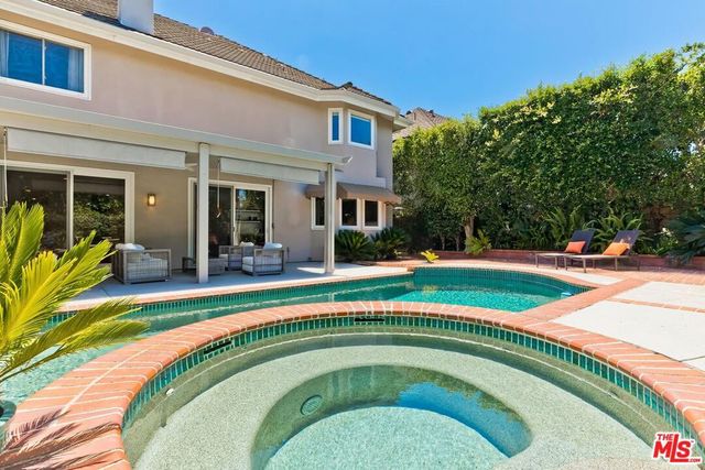 4131 Troost Avenue, Studio City, CA 91604