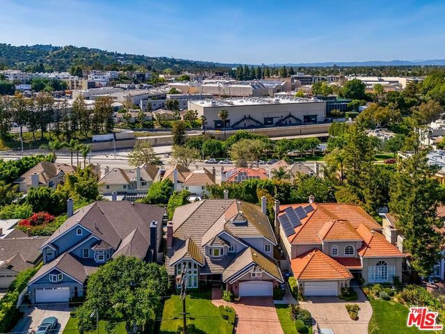 4131 Troost Avenue, Studio City, CA 91604
