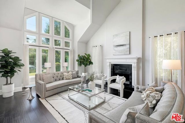 4131 Troost Avenue, Studio City, CA 91604