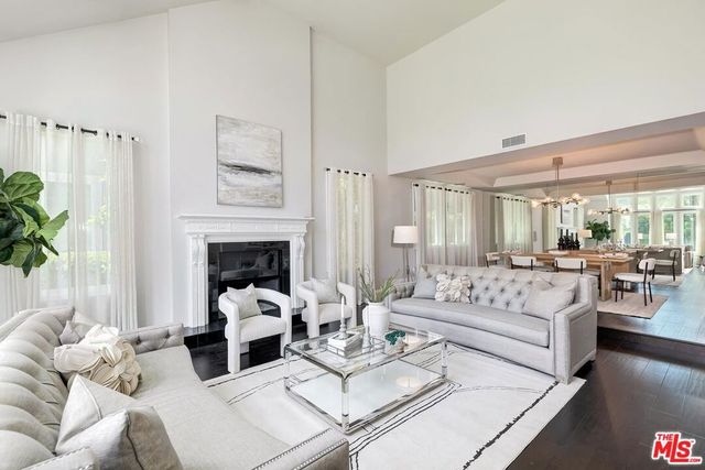4131 Troost Avenue, Studio City, CA 91604