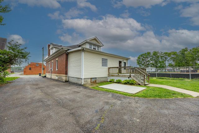 1515 Main Street, Paris, KY 40361