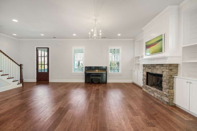 917 Dauphine St, Nashville, TN 37221