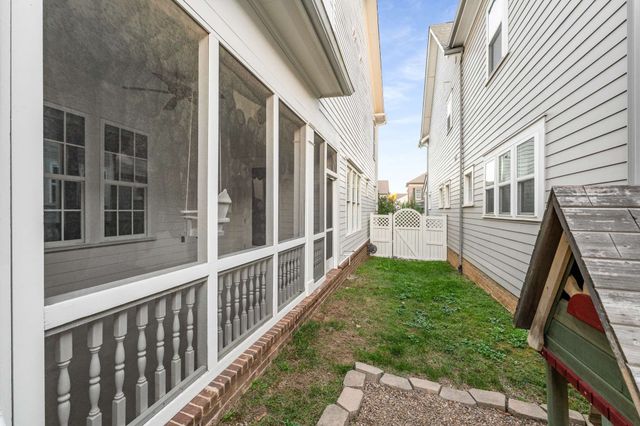 917 Dauphine St, Nashville, TN 37221